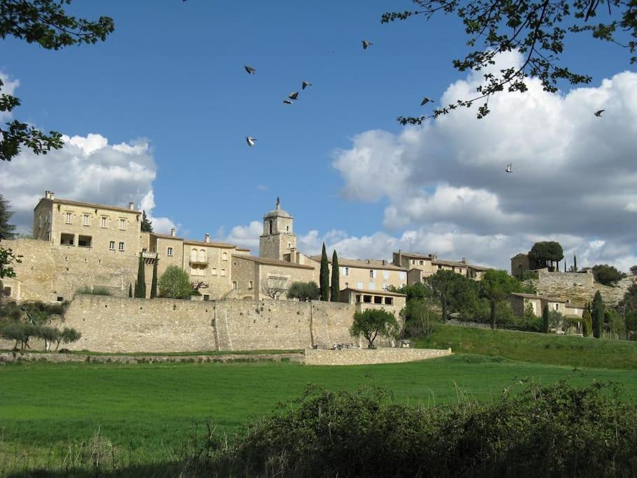 Le Maset Des Aires Avec Vue Sur Le Luberon Et Son Jacuzzi Exterieur Disponible De Juin A Mi-Septembre Maubec  외부 사진