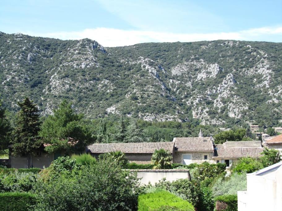 Le Maset Des Aires Avec Vue Sur Le Luberon Et Son Jacuzzi Exterieur Disponible De Juin A Mi-Septembre Maubec  외부 사진